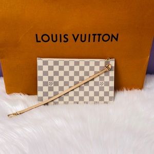 🔥Never used LV pouch Azure🔥